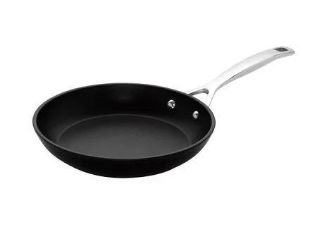 料理初心者だからこそ、ルクルーゼのフライパンで失敗を減らす!
